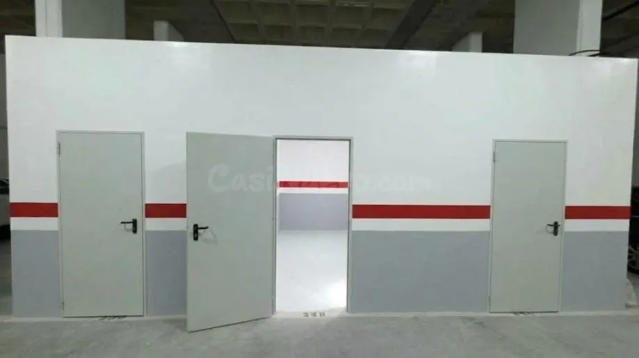 ¡Trastero / almacén de más de 12 m2 con acceso directo para furgoneta hasta la puerta!