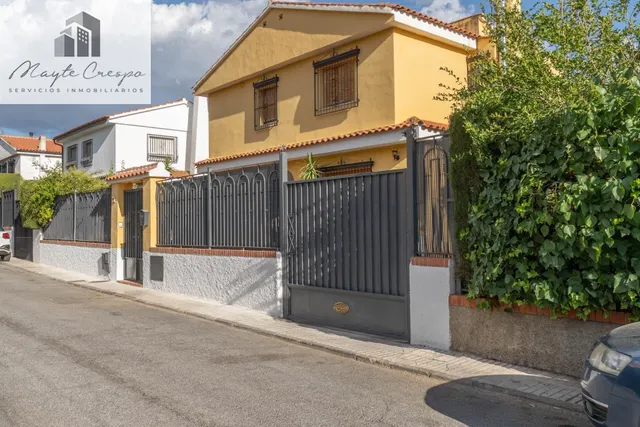 CHALET CON PISCINA Y JARDÍN A SOLO 10 MINUTOS DE GRANADA — 9