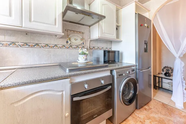 ¡Oportunidad en Doña Pilar! Piso de 2 dormitorios con piscina, jardines, parking y pista de tenis — 10