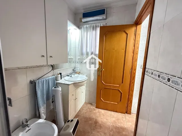Espectacular casa pareada reformada en san vicente del raspeig: 142m2, 5 dormitorios, patio y terraza con solárium — 30