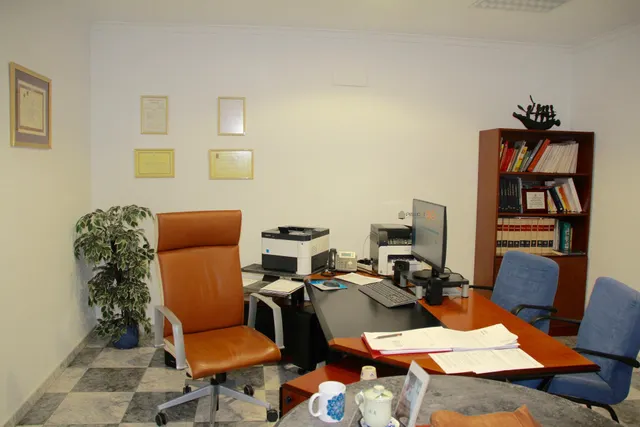 Dos locales comerciales en el centro de Benidorm — 29
