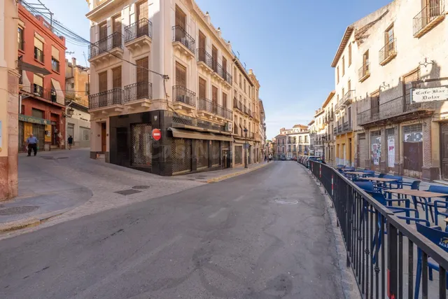 AMPLIO LOCAL EN PLENO CENTRO DE GUADIX!!!!!!!!!!!!!!!