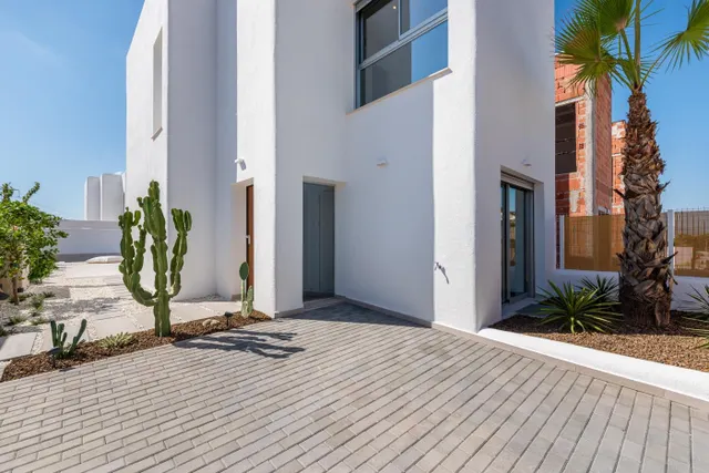 Nueva villa con piscina privada — 31