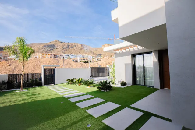 Villa de lujo con jardin y piscina privada Sierra Cortina Finestrat — 18