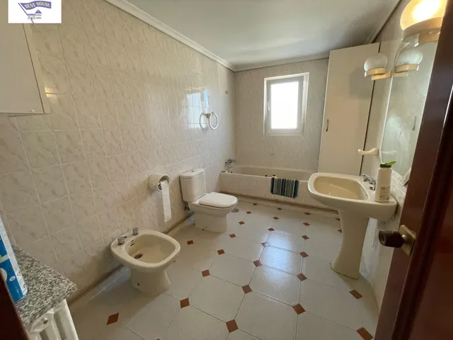 Amplia Casa de Pueblo en Aguas Nuevas con Potencial Único — 9