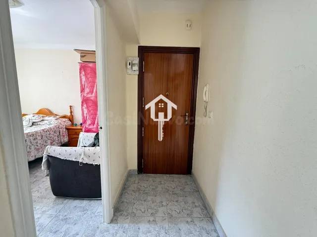 PISO EN VENTA EN ALICANTE. 66m2, 3 habitaciones, 1 BAÑO, CUARTA PLANTA SIN ASCENSOR. ZONA DE ALTOZANO — 2