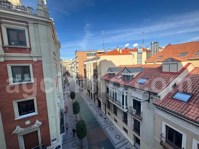 Piso amplio y luminoso en venta Valladolid centro — 32