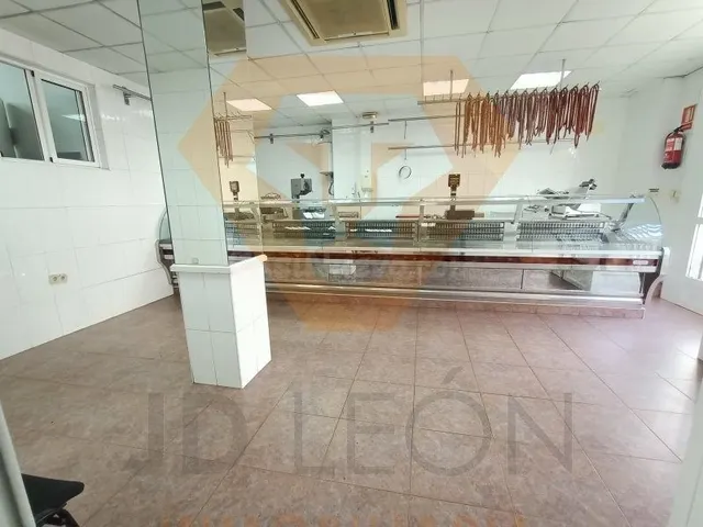SE VENDE LOCAL EN MOLINA DE SEGURA