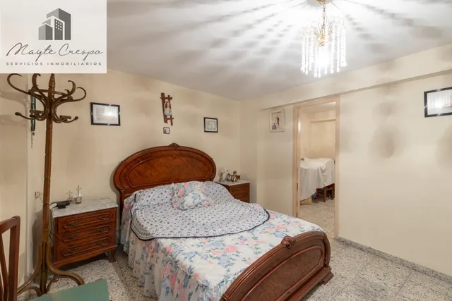 BONITA CASA PARA REFORMAR — 16