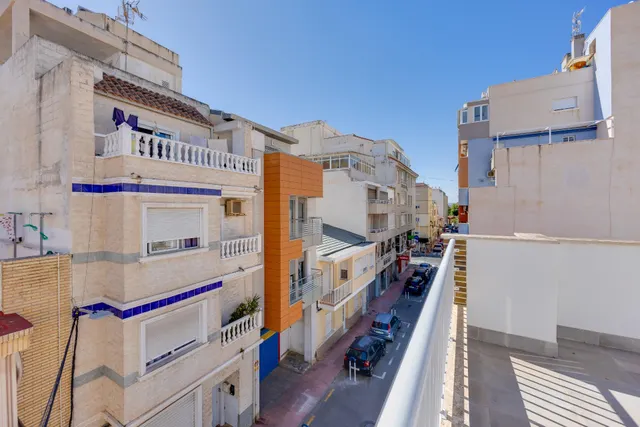 Casa adosada reformada en el centro de Torrevieja – calle la paz — 26