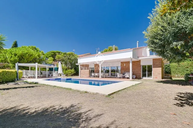 Casa independiente a la venta en Tiana - foto 4