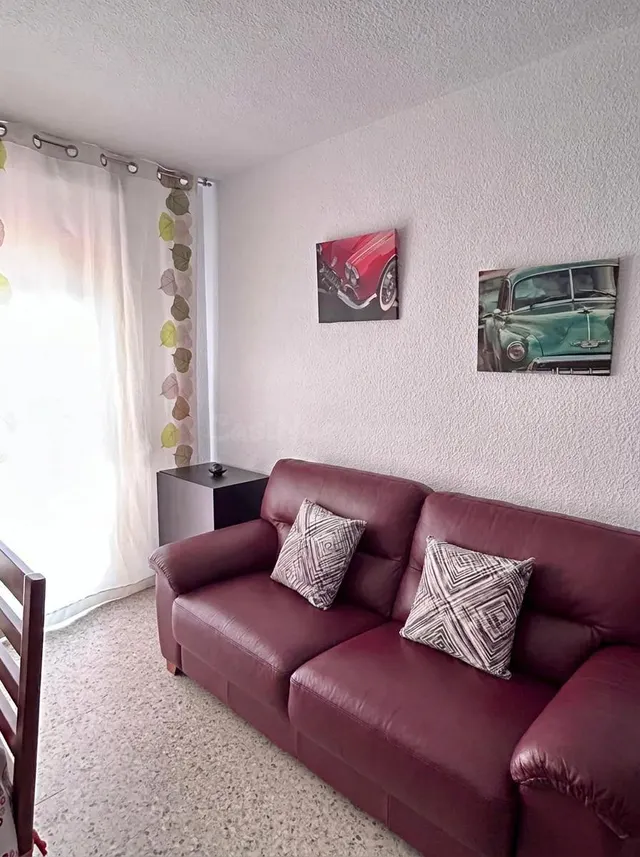 Ático Reformado para Estudiantes con Gran Terraza en Fuentenueva | Ref: DLR00288 — 3