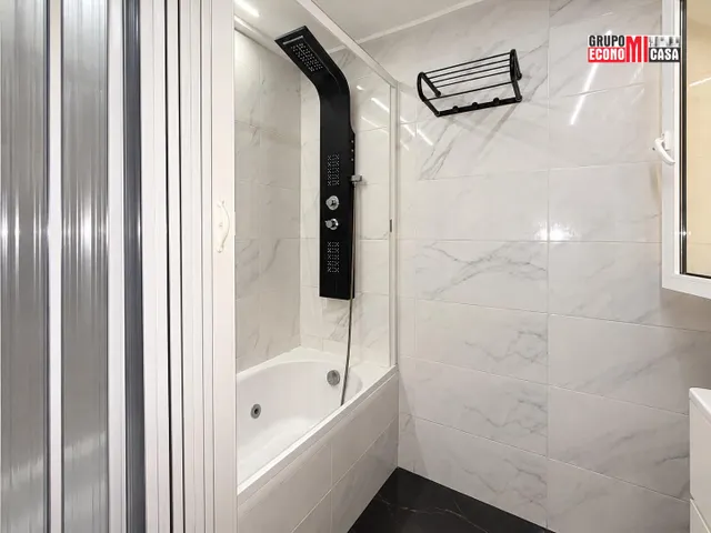 Vivienda de 3 dormitorios con balcón en Plaza Madrid, Elche (Alicante) — 17