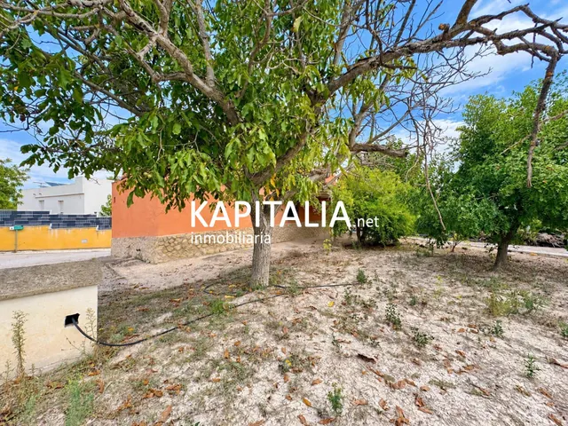 Casita a la venta en Ontinyent , partida La Solana . — 24