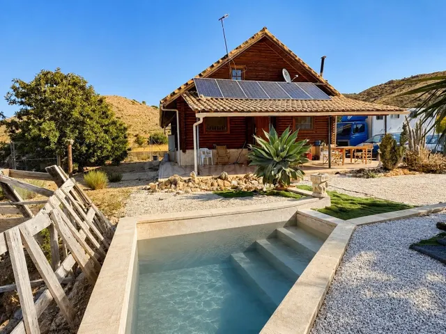 Finca ecuestre legalizada con chalet independiente, instalac - foto 3