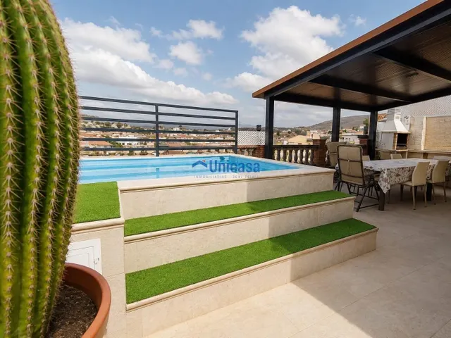 187 m2 ÚTILES, PISCINA PRIVADA Y ESPACIO PARA DISFRUTAR A LO