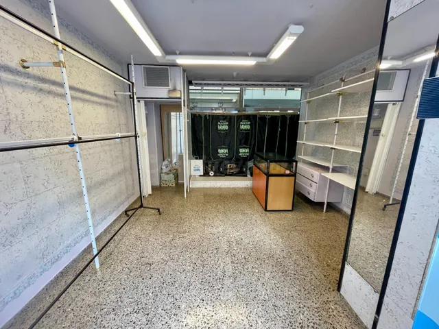 Local comercial en la plaza central del Benicentro - foto 2