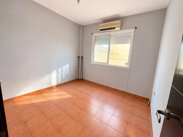 Piso 4 habitaciones 136m² en venta - Arco norte - Avda España — 24