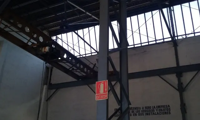 terreno industrial con talleres — 8