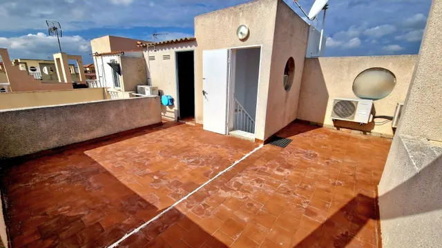 CHALET ADOSADO DE ESQUINA TOTALMENTE REFORMADO CON JARDÍN Y SOLÁRIUM — 18