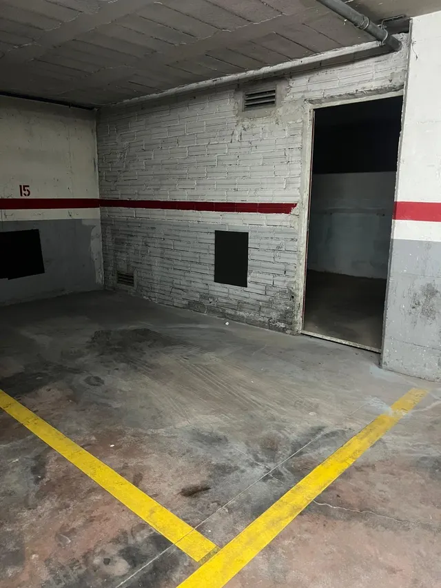 Alquiler  de trastero con plaza de parking — 11