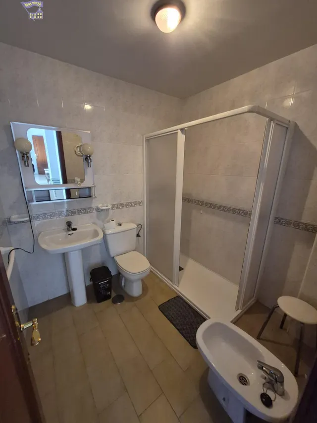SE VENDE PISO POR LA ZONA CENTRO — 11