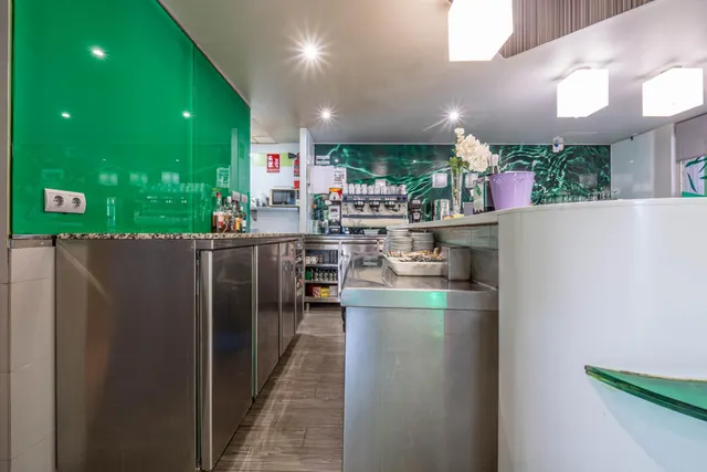 Venta de cafetería La Contraviesa de 160 m2  junto a Alcampo — 22