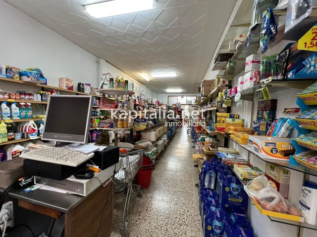 Local comercial en venta y traspaso zona Llombo