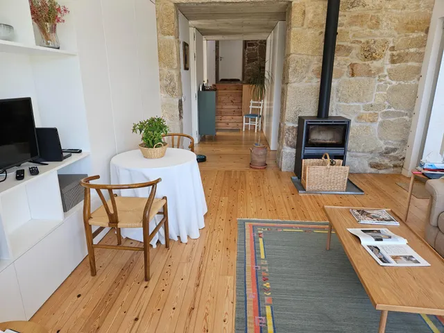 CONJUNTO ARQUITECTÓNICO REFORMADO EN PLENA RIA DE MUROS CON VARIOS PREMIOS DE ARQUITECTURA — 12