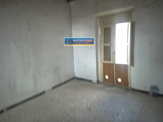 CASA CÉNTRICA EN NOVELDA PARA REFORMAR — 8