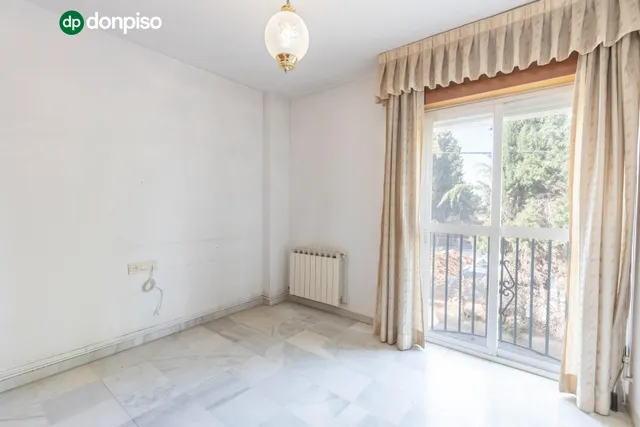 Exclusiva vivienda con piscina en la zona del Serrallo con piscina comunitaria — 21