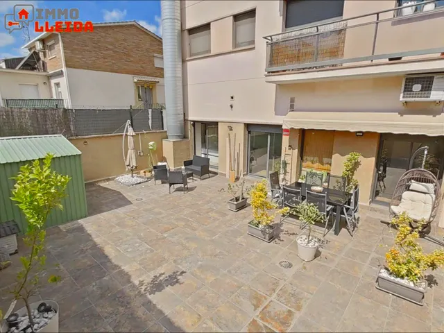 Piso con terraza y garaje en Cerdanyola del Vallès — 11