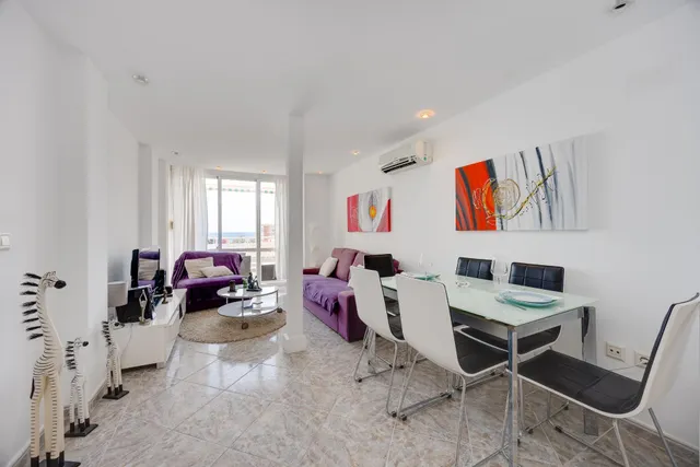 Apartamento de dos dormitorios, en primera línea, con fantásticas vistas al mar — 12