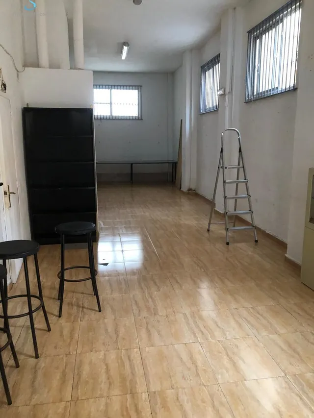 Local en venta con posibilidad de convertir a vivienda. — 9