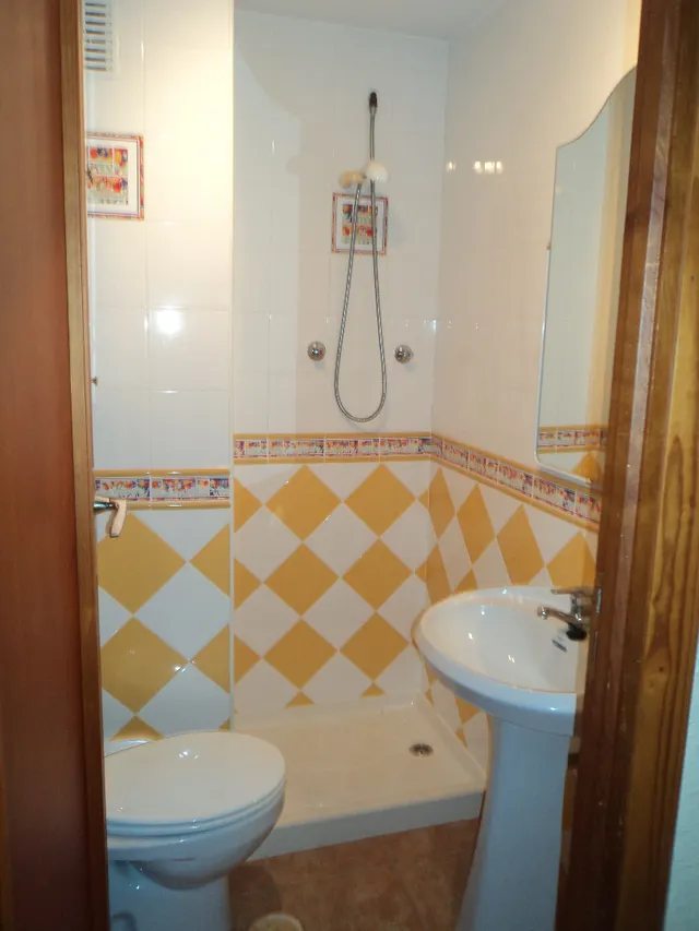 Piso para entrar a vivir en pleno centro de la Roda. — 12