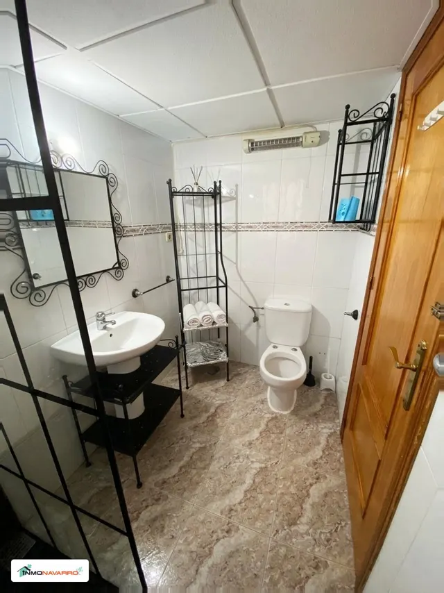 Piso de 4 dormitorios con garaje en el centro de Águilas · 200.000 € — 18
