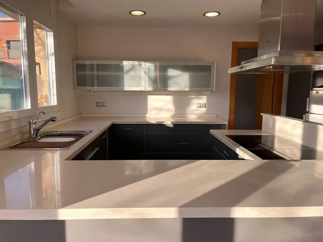 Fantástica torre en venta con jardín en Jorba-Urb. Pla de Torruella (BCN) — 21