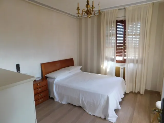 Venta - villa de lujo - Torrevieja - 6 dormitorios - 5 baños - 328 m2 - parcela 1066 m2 - piscina - garaje — 39