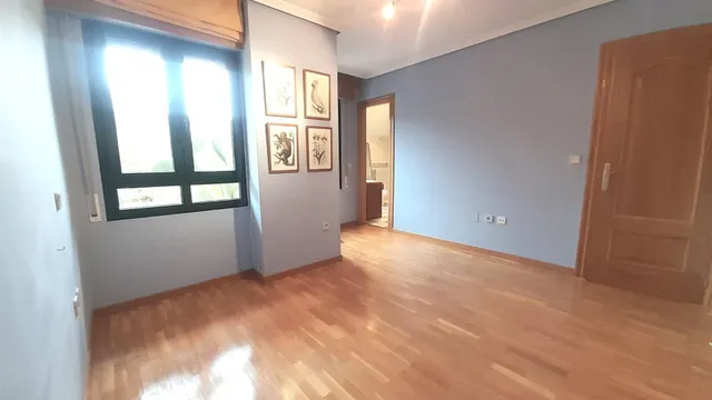 CHALET EN VENTA EN PAULA LÓPEZ-COVARESA — 40