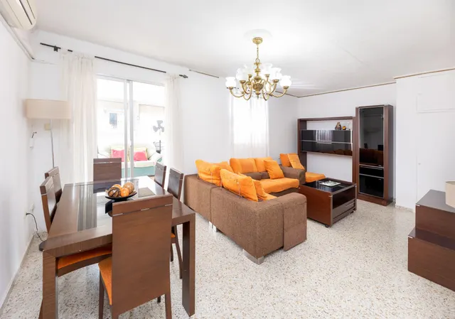 ¡Oportunidad única! Ático de 4 dormitorios y 2 baños con gran terraza frente al Colegio Agustinos (Arabial) — 8