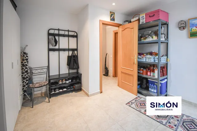 ¡FANTÁSTICA OPORTUNIDAD EN SANTPEDOR! Piso de 3 habitaciones dobles, con balcón y terraza. — 38
