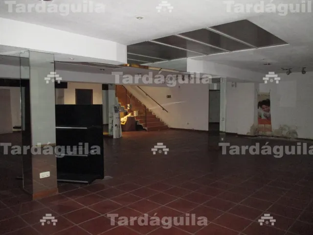 LOCAL AMPLIO DE 700 METROS EN LA AVENIDA PORTUGAL AL LADO DE MARIA AUXILIADORA — 15