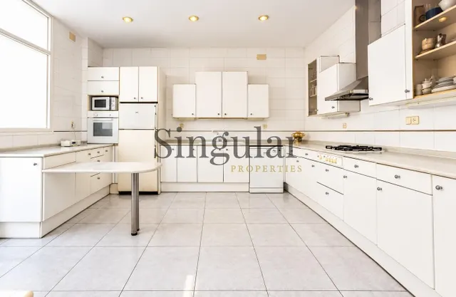 Elegante vivienda modernista de más de 200 m2 en el Eixample — 10