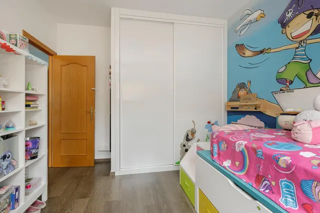 ¡Tu nuevo hogar te espera en Churriana de la Vega! Casa adosada con patio, garaje y futura parada de metro a pocos pasos. — 11
