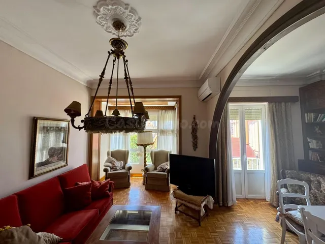 Exclusiva vivienda con vistas despejadas frente al Teatro Pr - foto 4