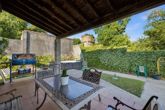 UNA JOYA EN PIEDRA GALLEGA EN EL CORAZÓN DE LAS RÍAS BAIXAS. 407 m2 construidos | Parcela: 1.626 m2 | Dormitorios: 4 | Baños: 3 — 20