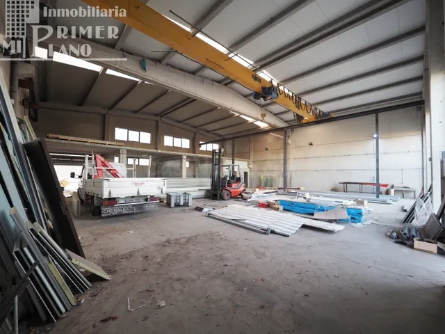 Nave industrial junto a ctra de Pedro Muñoz de 540 m2, con 2