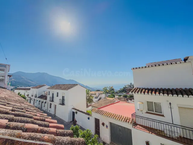 Casa adosada con gran potencial de reforma en Calle Calvario - foto 3