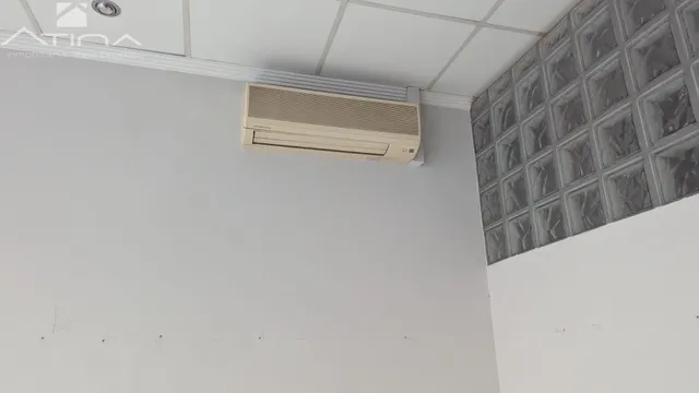 Local comercial en excelente estado en la zona del Antiguo Hospital de Gandia — 6