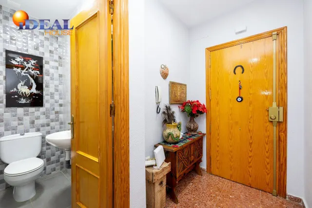ESTUPENDO ATICO JUNTO AL MAR CON TERRAZA FANTASTICA — 12